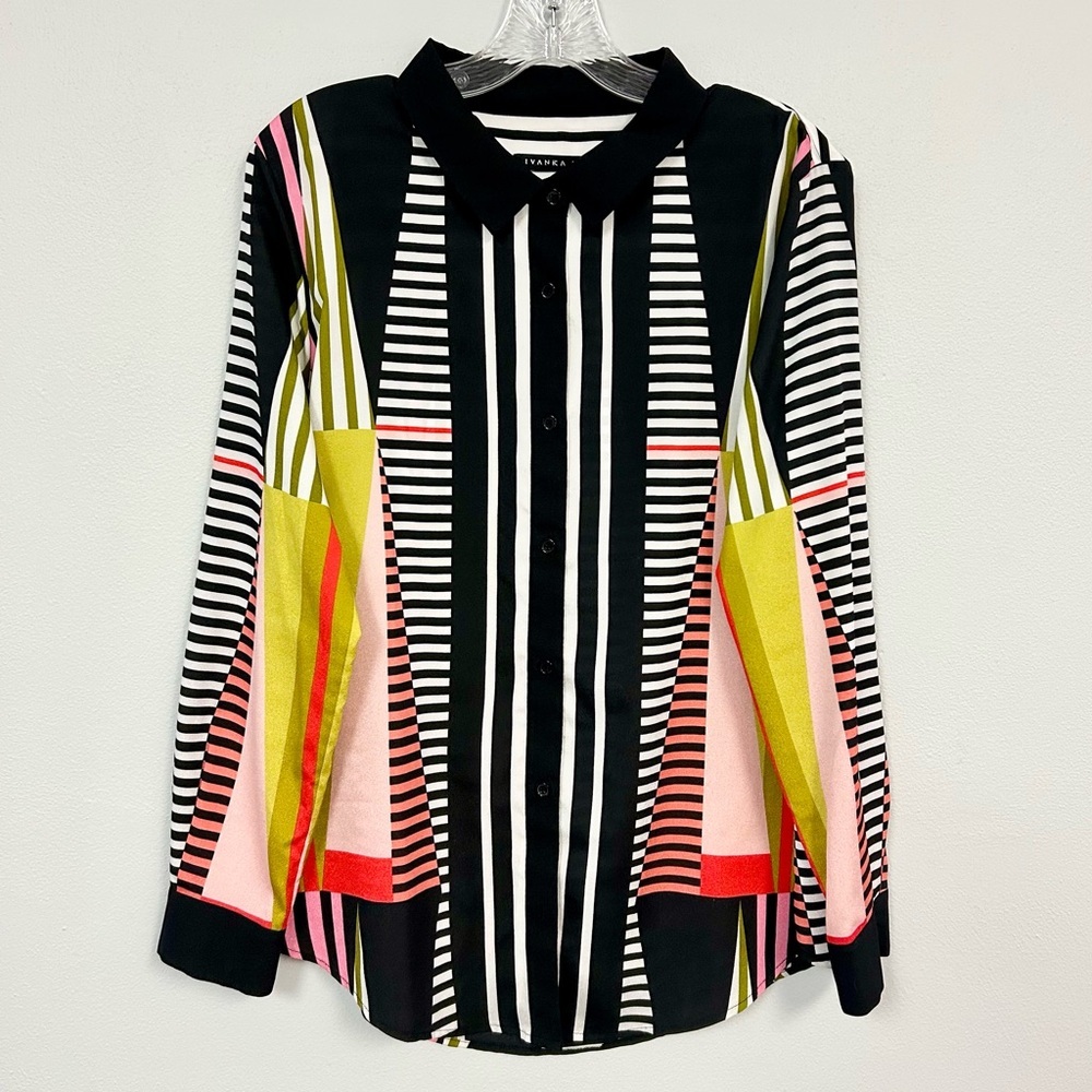 IVANKA TRUMP ♠️ Graphic Button Front Blouse - Size XL